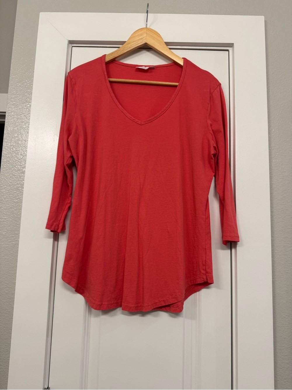 Women's V-Neck 3/4 Sleeve Tee - Pink